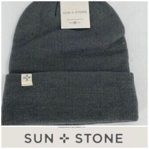 SUN + STONE - NWT - Men’s Tall Solid Beanie in Heathered Grey. Machine Washable
